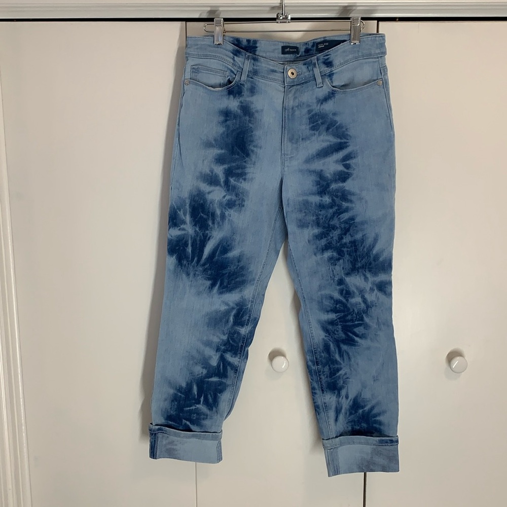 J Jill women’s tie-dyed cropped jeans.